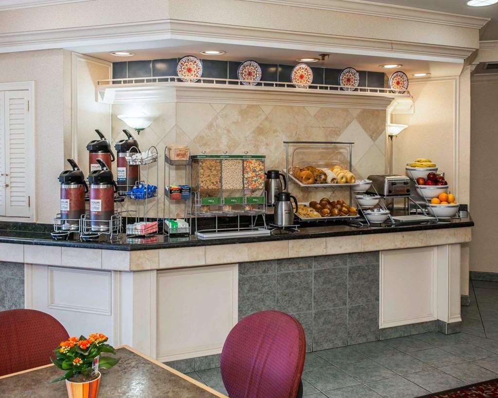 Comfort Suites Lafayette University Area מסעדה תמונה